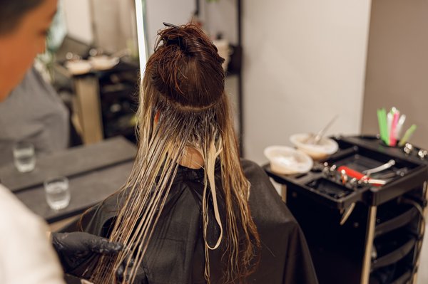 Le coiffeur coloriste à annecy pour un balayage parfait